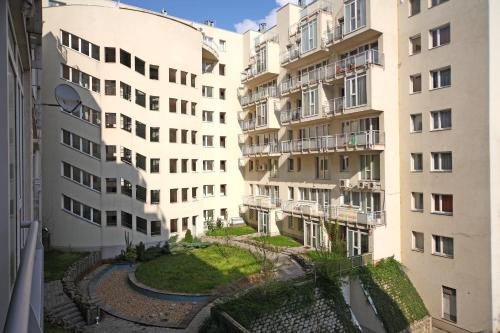Akacfa Holiday Apartments - image 8