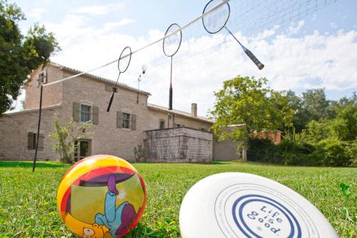Dārzs, Villa Dolores, a magnificent Villa, ideal for families and groups in Heki