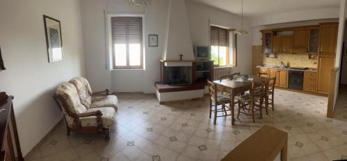 Appartmento Montemonaco centro- Holiday Flat in central location