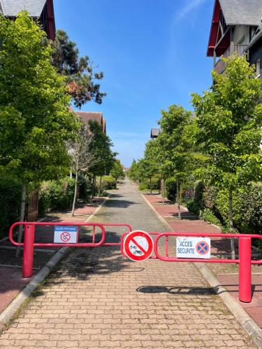 Les Frimousses Les Frimousses