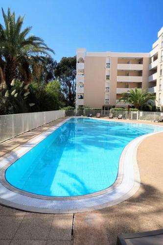 Appartement Hyères centre avec piscine et parking privé