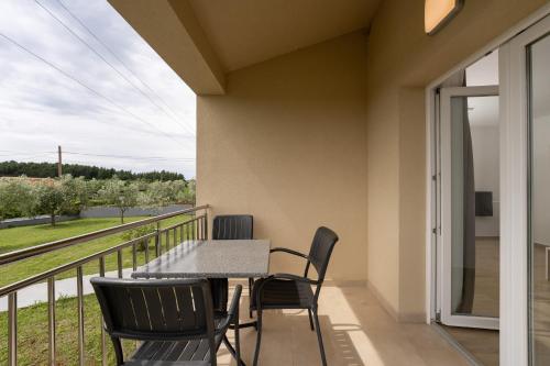 Kert, Dani's Place in Zelena Laguna
