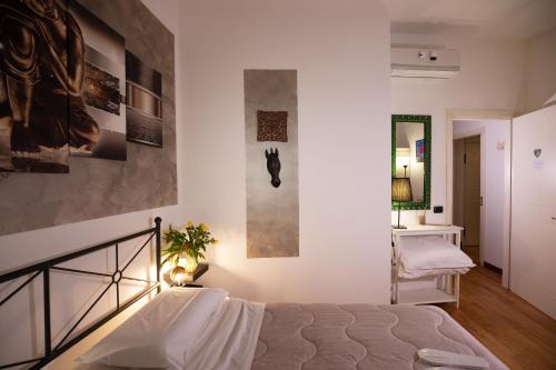 Like Romeo Suites - image 13