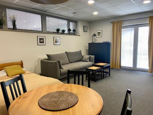 Apartament nad jeziorem Sukiel z własną plażą - image 7