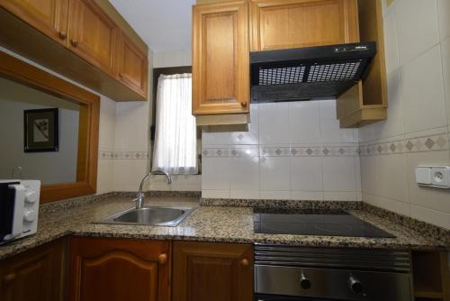 Two-Bedroom Apartment with Sea View image 3