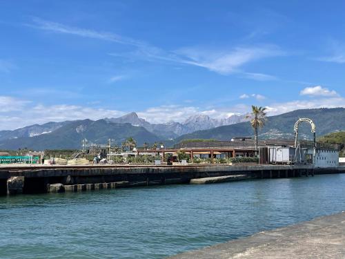 Il Pettirosso a poca distanza dal mare e da Forte dei Marmi