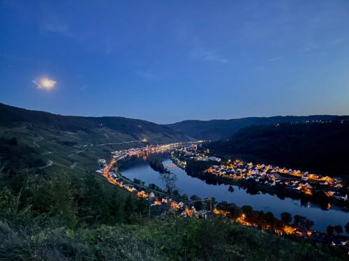 DAS AMBIENTE II - NEU - stilvoll, komfortabel, einzigartig - HERZLICH WILLKOMMEN in Zell an der Mosel