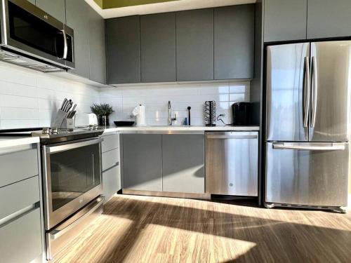 Hollywood Sign View 2 Bed 2 Bath Premium Corner, Лос-Анджелес (фото 8)