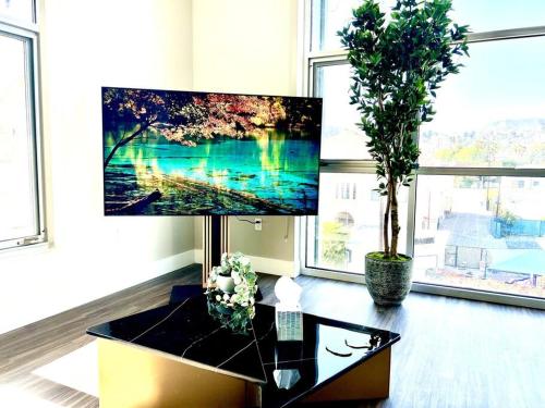 Hollywood Sign View 2 Bed 2 Bath Premium Corner, Лос-Анджелес (фото 5)