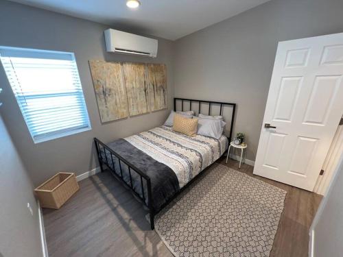 Chic & intimate 2 bedroom in Brighton, USA