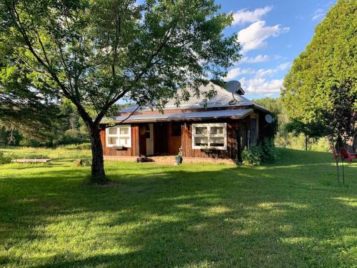 . Tranquil private get away cottage in the woods