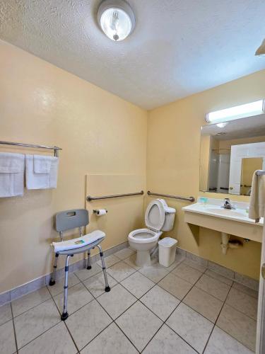 Garden inn & suites pine Mountain - image 8