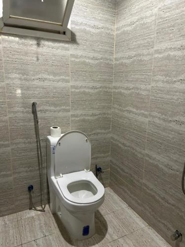 Apartment 1 bedroom with self entry - Tap to explore photos