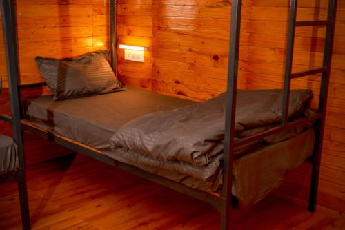 1 bunk bed