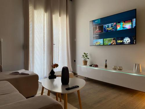 West Comfort, Athens