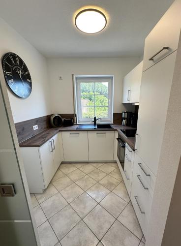 ห้องครัว, Ferienwohnung Eifel-Ring in ซีเบนแบช