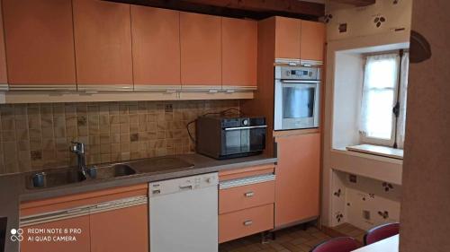 virtuve, MAISON DE CAMPAGNE in Saint-Martin-du-Tartre