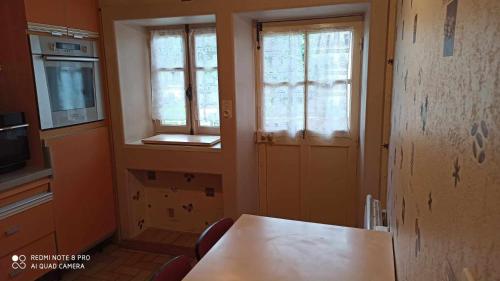 virtuve, MAISON DE CAMPAGNE in Saint-Martin-du-Tartre