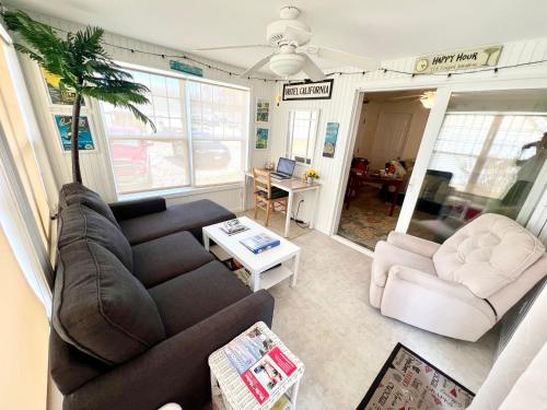 Wells Cottage with Resort Amenities - 1 Mile to Beach!