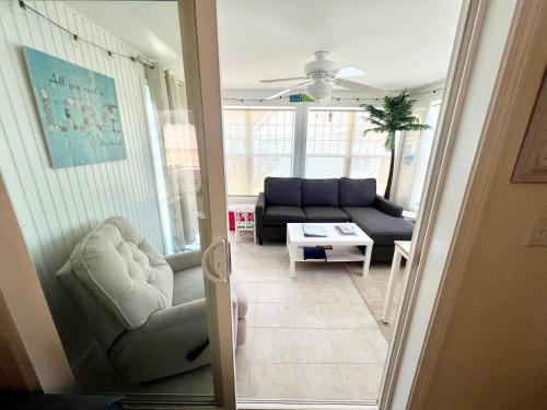 Wells Cottage with Resort Amenities - 1 Mile to Beach!