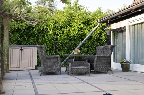 Kert, De Seuterhoeve in Dordtse Kil IV