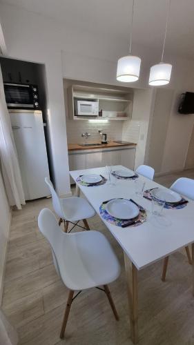 One-Bedroom Apartment image 1