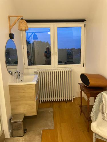 Chambre confortable équipement +++ côté Paris (Chambre confortable equipement +++ cote Paris) in Nogent-sur-Marne