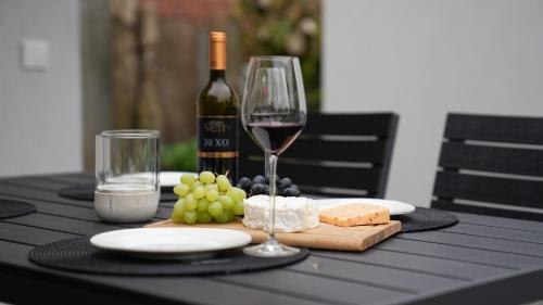 Rõdu/terrass, Modernes Ferienhaus im Eidertal in Delve