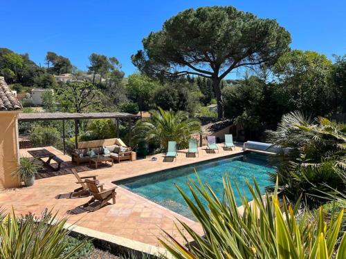 Villa with large pool, independent studio and view - Location, gîte - Valbonne