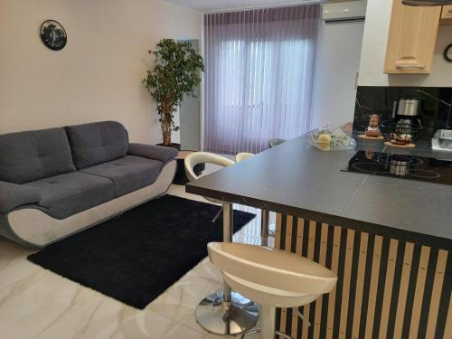 Appartement F2 - Location saisonnière - Bastia