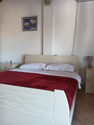 Vila Aliaj luxury rooftop room for 2 with air conditioning