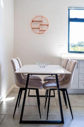 Two-Bedroom Apartment image 5