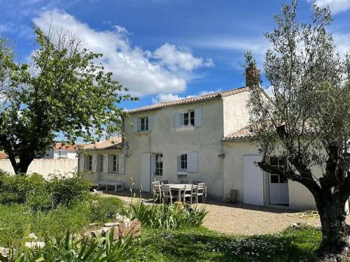 Charmante Maison de village avec linge fourni - plage à 12km - Location saisonnière - La Jonchère