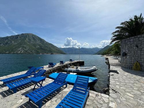 Kotor Bay Perast Seaview in Boka Gardens in كوستانجيكا