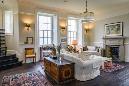 House of the Northern Gate - a luxury baronial house that sleeps 18 guests in 9 bedrooms in Dunnet