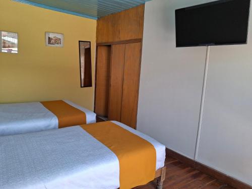 Hostal Lluvia de Oro - image 4