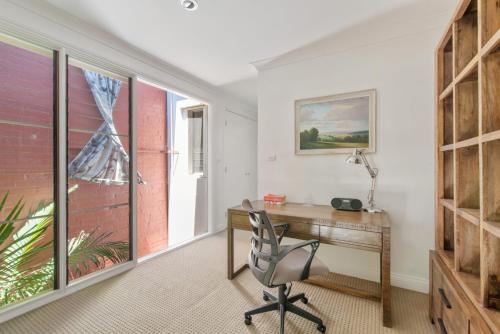 2BR Terrace on Leafy Tree-Lined Street - main image