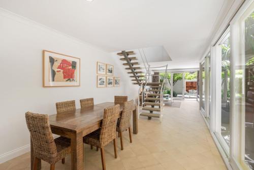 2BR Terrace on Leafy Tree-Lined Street - image 2