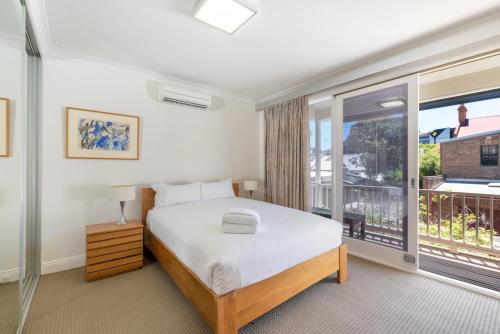 2BR Terrace on Leafy Tree-Lined Street - image 3