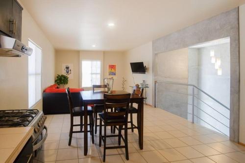 Facilities, Planta Alta in Valle Dorado