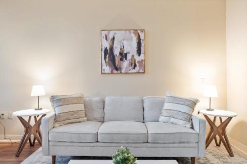 Stunning Panoramas 1-Bedroom Deluxe Central Pittsburgh in Pittsburgh, USA