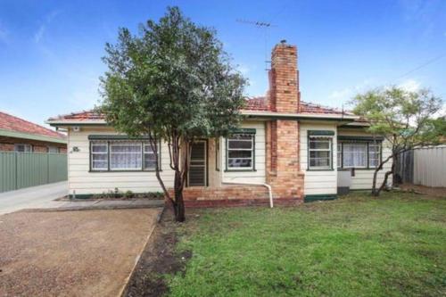 D115 Exquisite Natural Stay in West Footscray