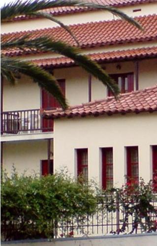 Hotel Kavouris - image 3
