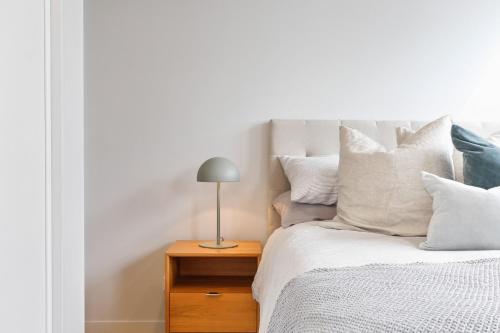 Lighthouse Apartments by Urban Rest