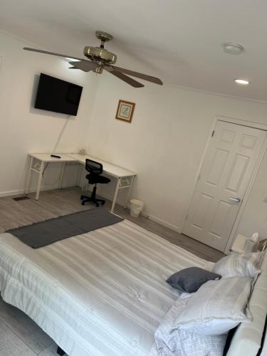 Cozy private suite 5 min from Saint Francis Hospital and Woodland Hills Mall in Tulsa, USA