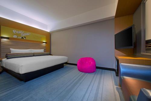 room detail thumbnail 1