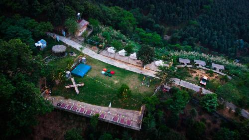 Khu du lịch sinh thái Cỏ Lau Village