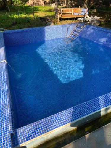 Peaceful holiday home by the Ugam river in Yusufkhona