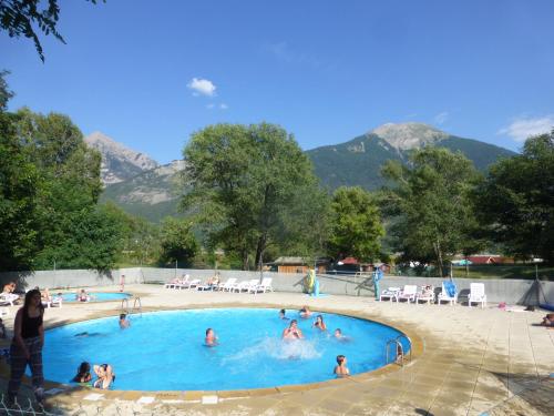 Úszómedence, Camping, Hotel De Plein Air Les Cariamas in Chateauroux-Alpes