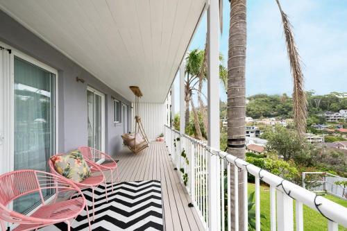Stylish Beach Home - Moments from Water